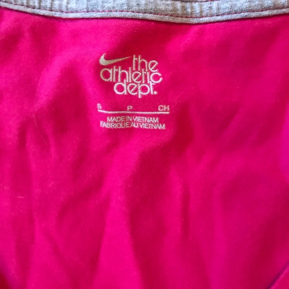 Nike pink v-neck - Picture 2 of 2
